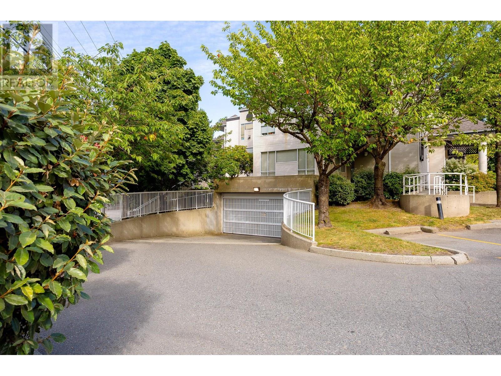 Photo 20 of 209 2401 Hawthorne Avenue, Port Coquitlam BC
