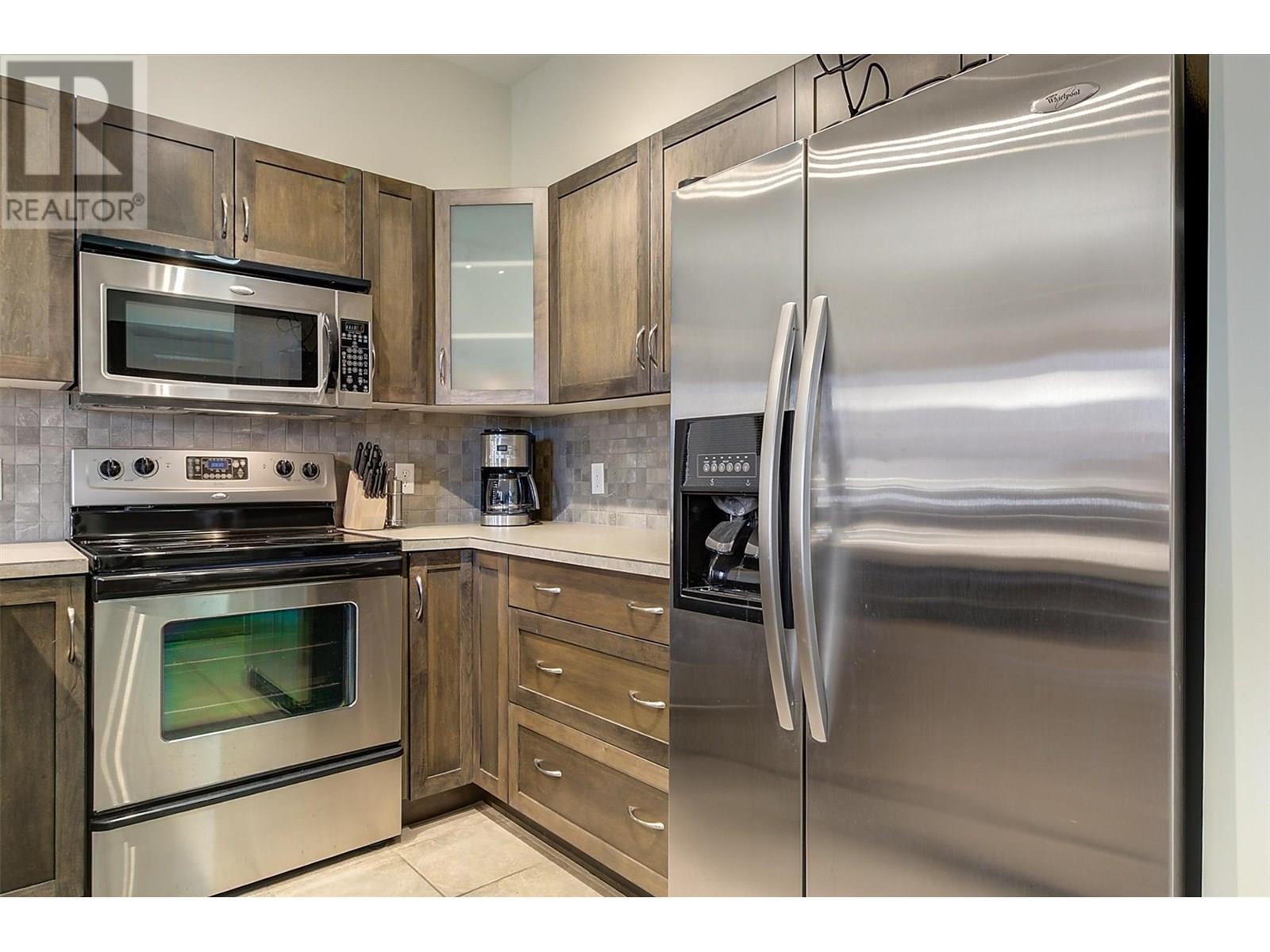 Photo 5 of 654 Cook Road Unit 644, Kelowna BC