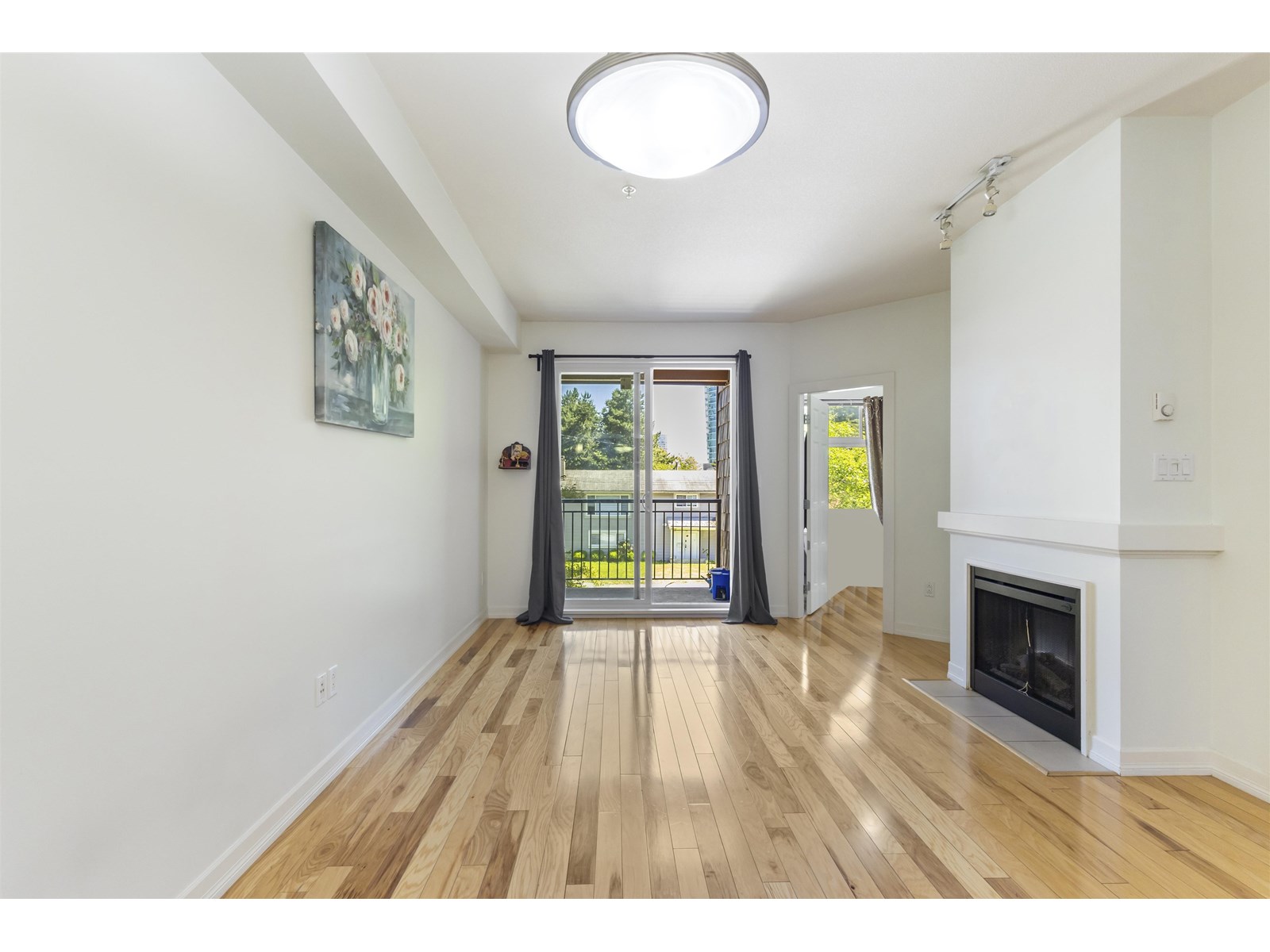 Photo 2 of 212 10237 133 Street, Surrey BC