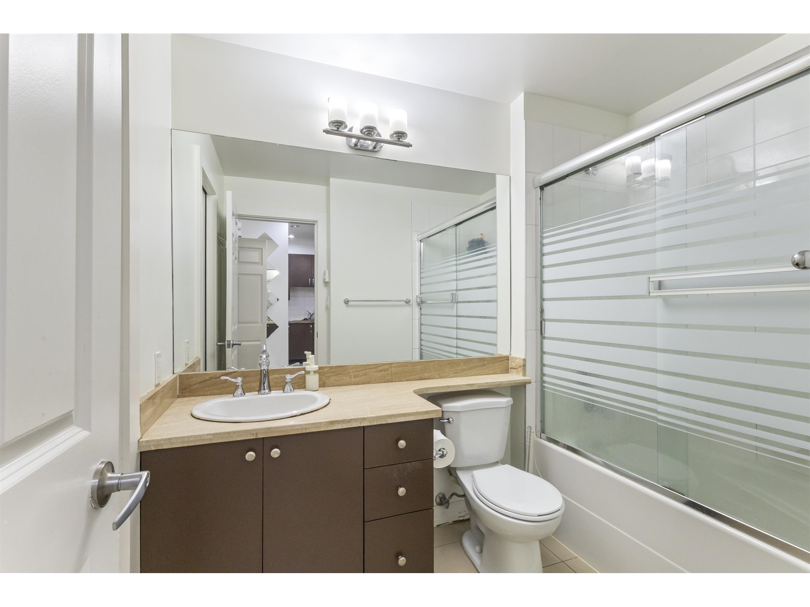 Photo 8 of 212 10237 133 Street, Surrey BC