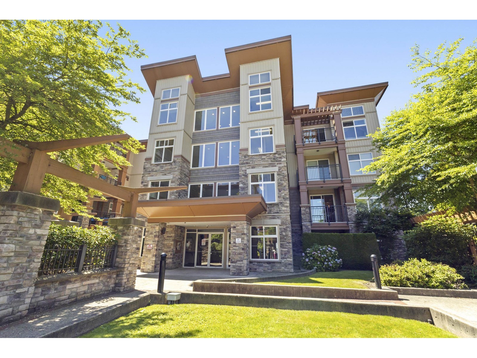 Photo 13 of 212 10237 133 Street, Surrey BC
