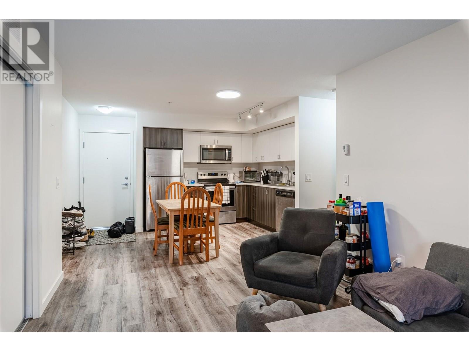 #110 655 ACADEMY WAY - Image 6