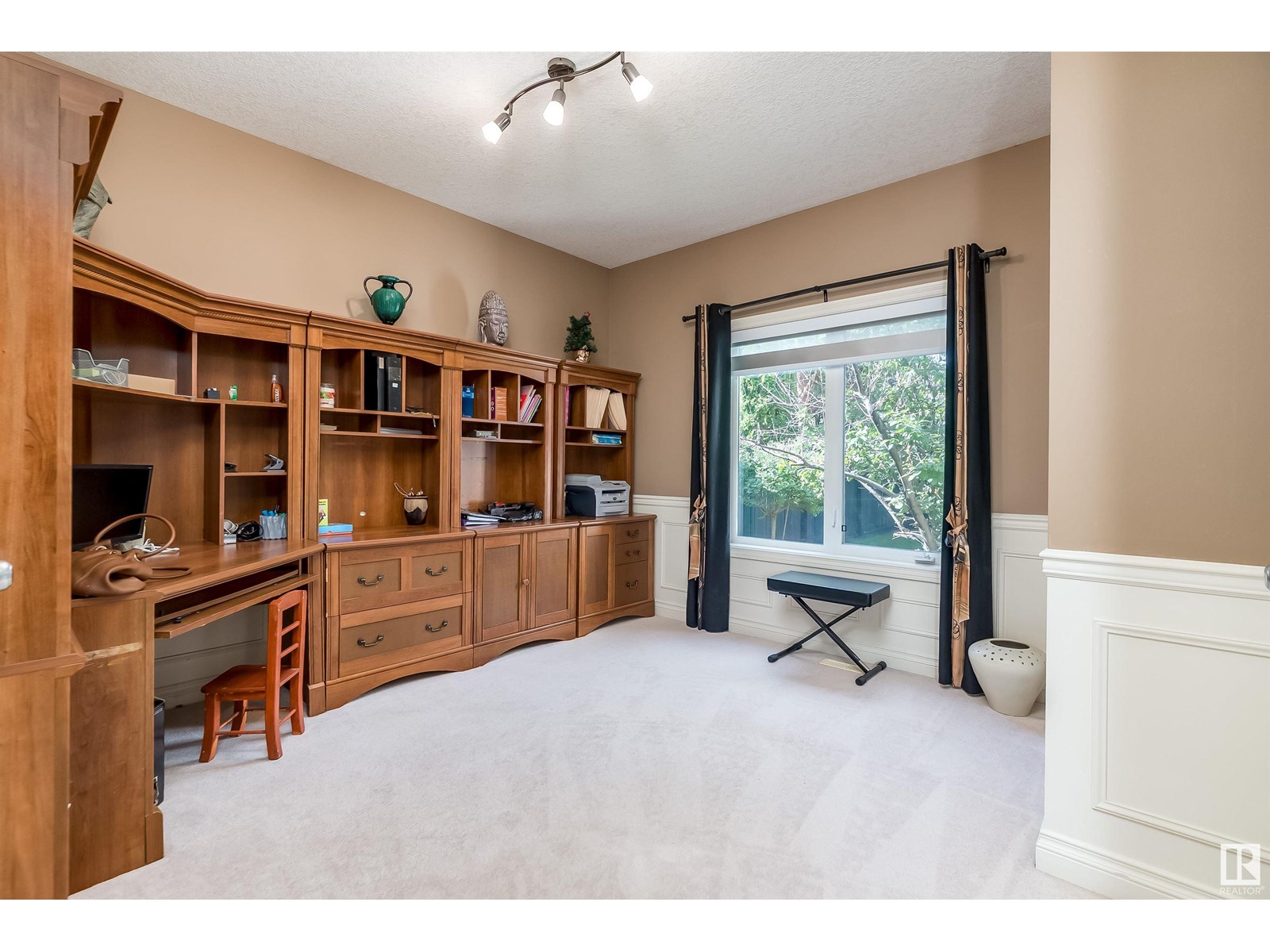 Photo 12 of 613 Todd Li Nw, Edmonton AB