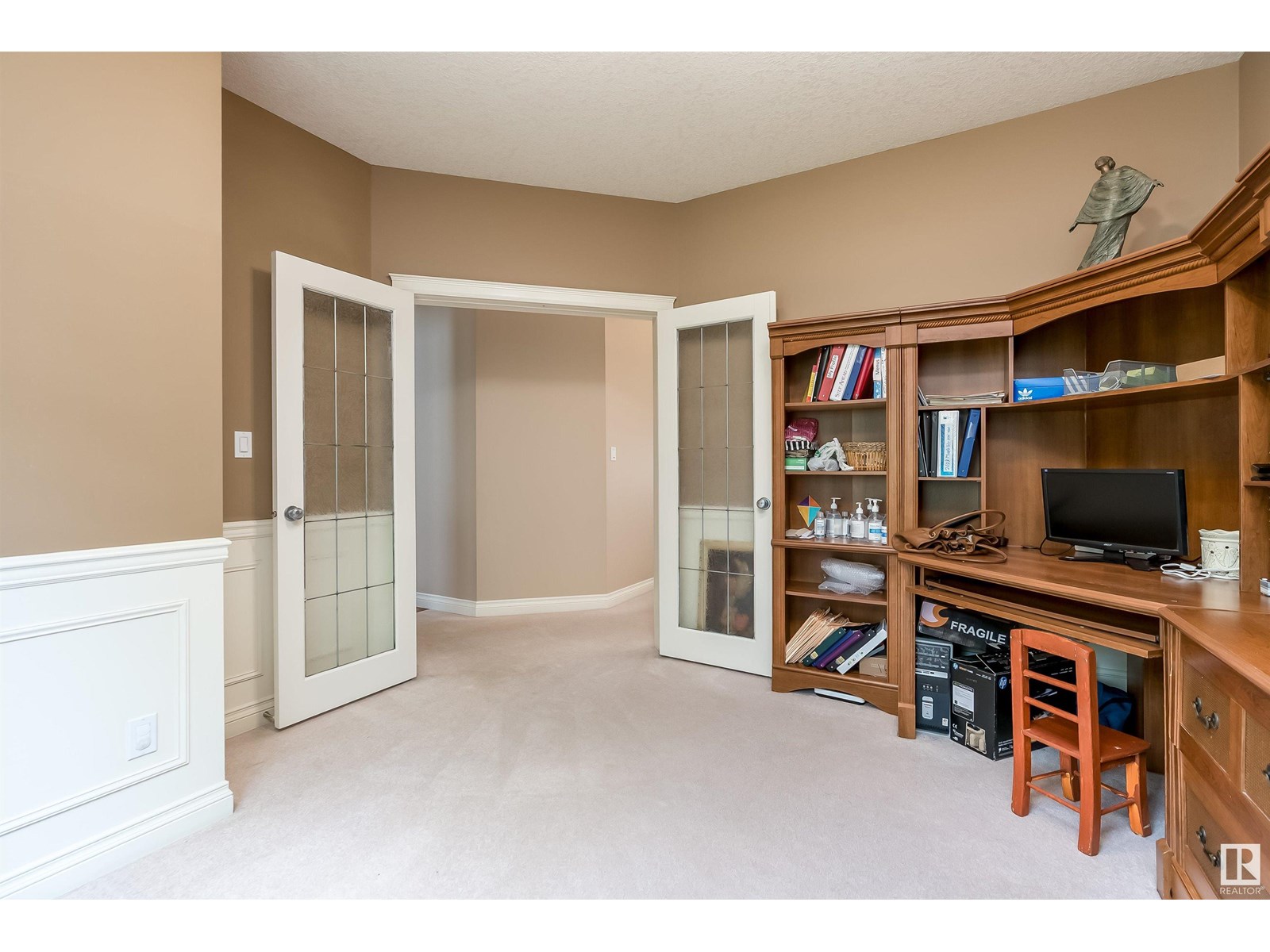 Photo 13 of 613 Todd Li Nw, Edmonton AB