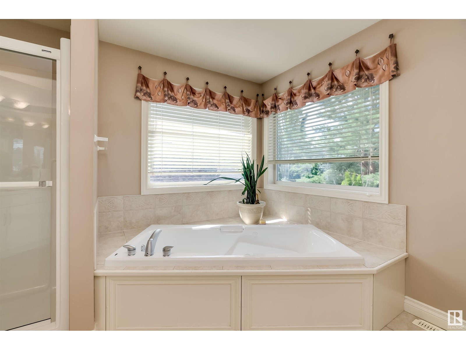 Photo 35 of 613 Todd Li Nw, Edmonton AB
