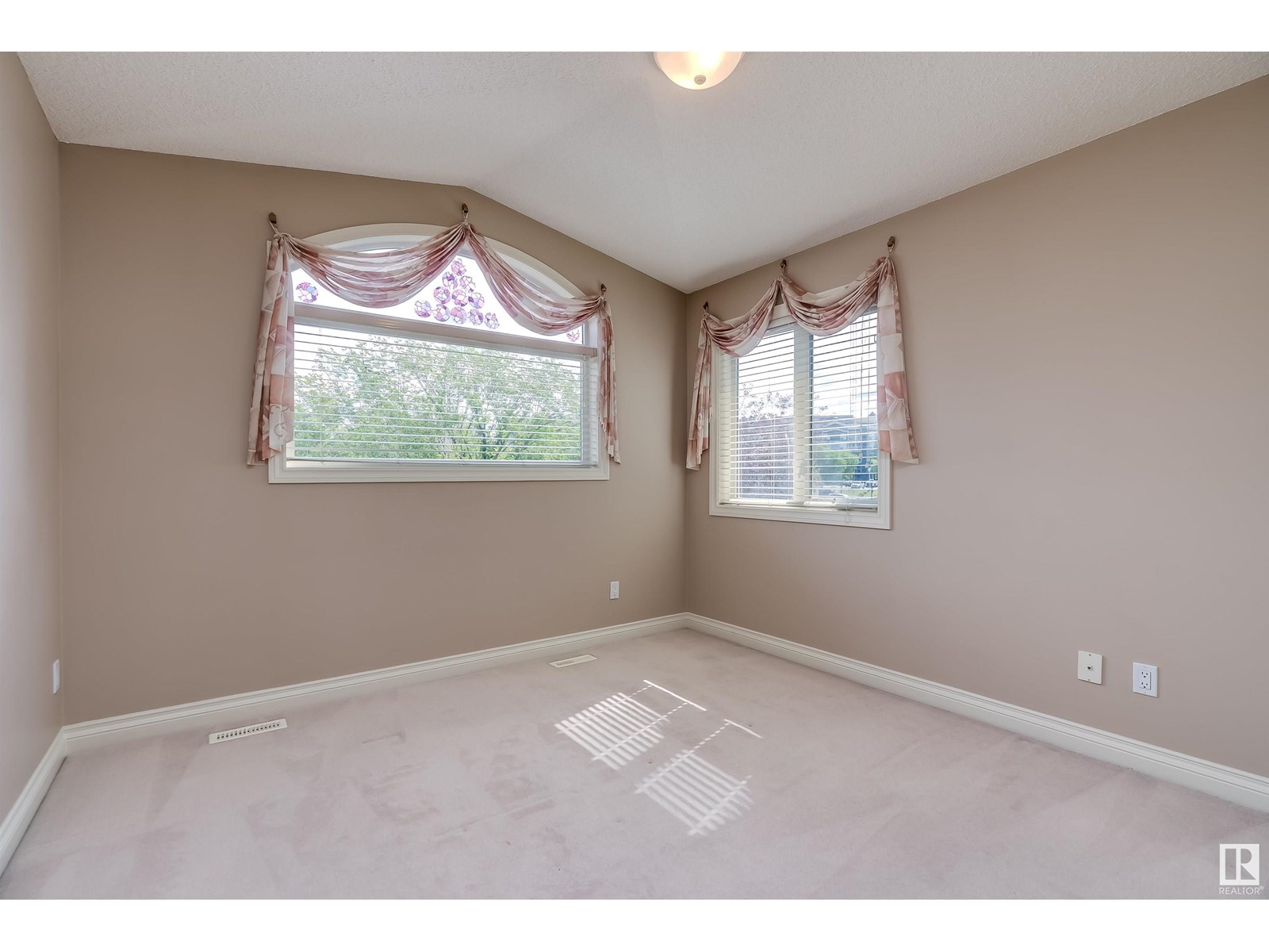 Photo 44 of 613 Todd Li Nw, Edmonton AB