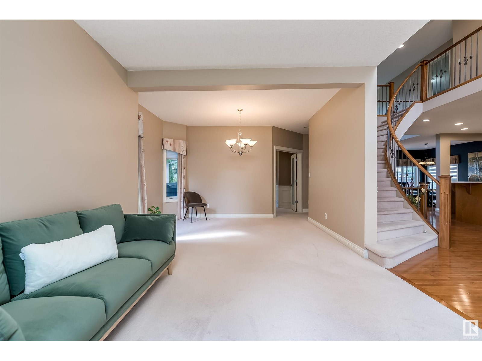 Photo 6 of 613 Todd Li Nw, Edmonton AB