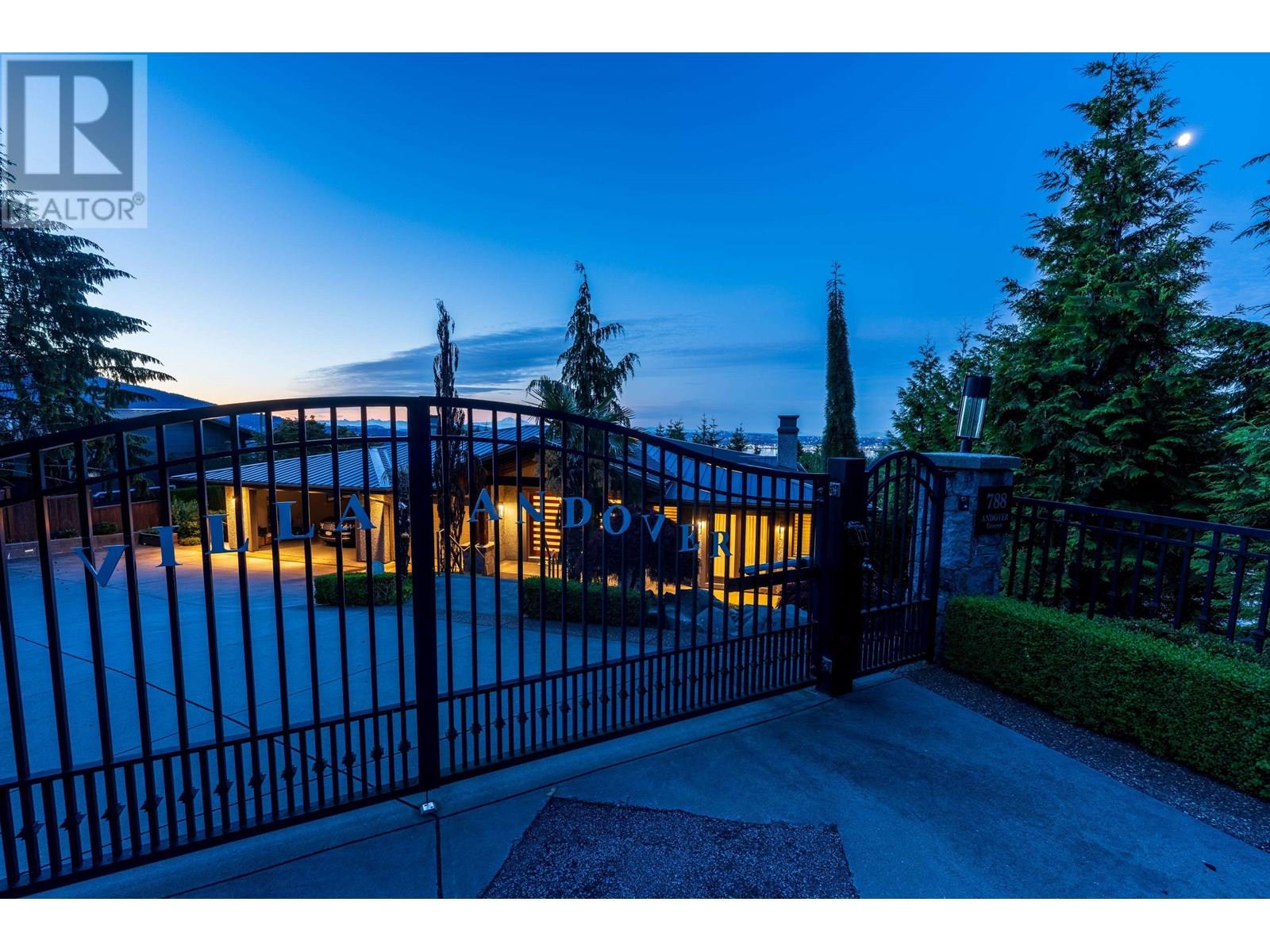 Photo 5 of 788 Andover Crescent, West Vancouver BC