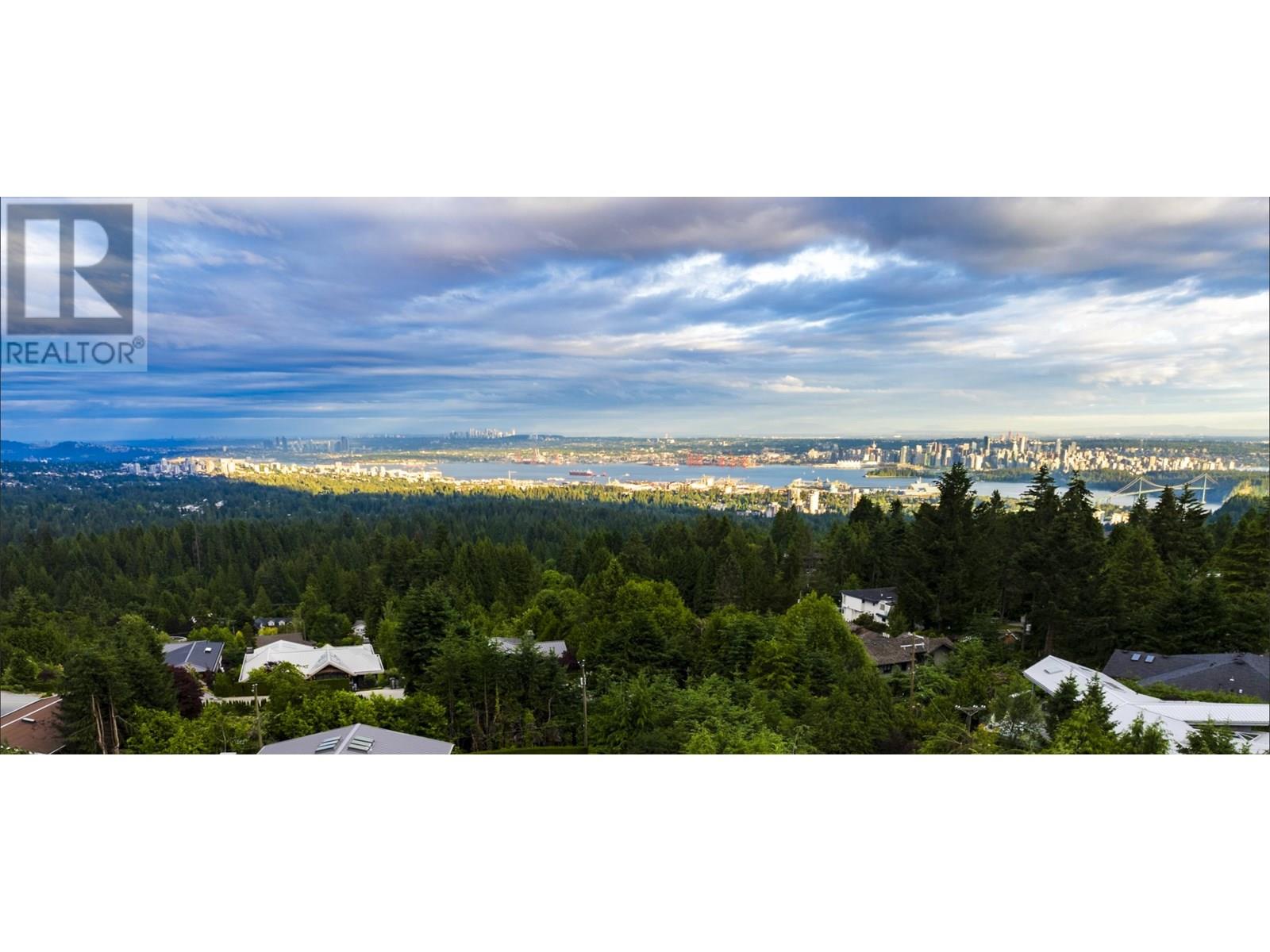 Photo 4 of 788 Andover Crescent, West Vancouver BC
