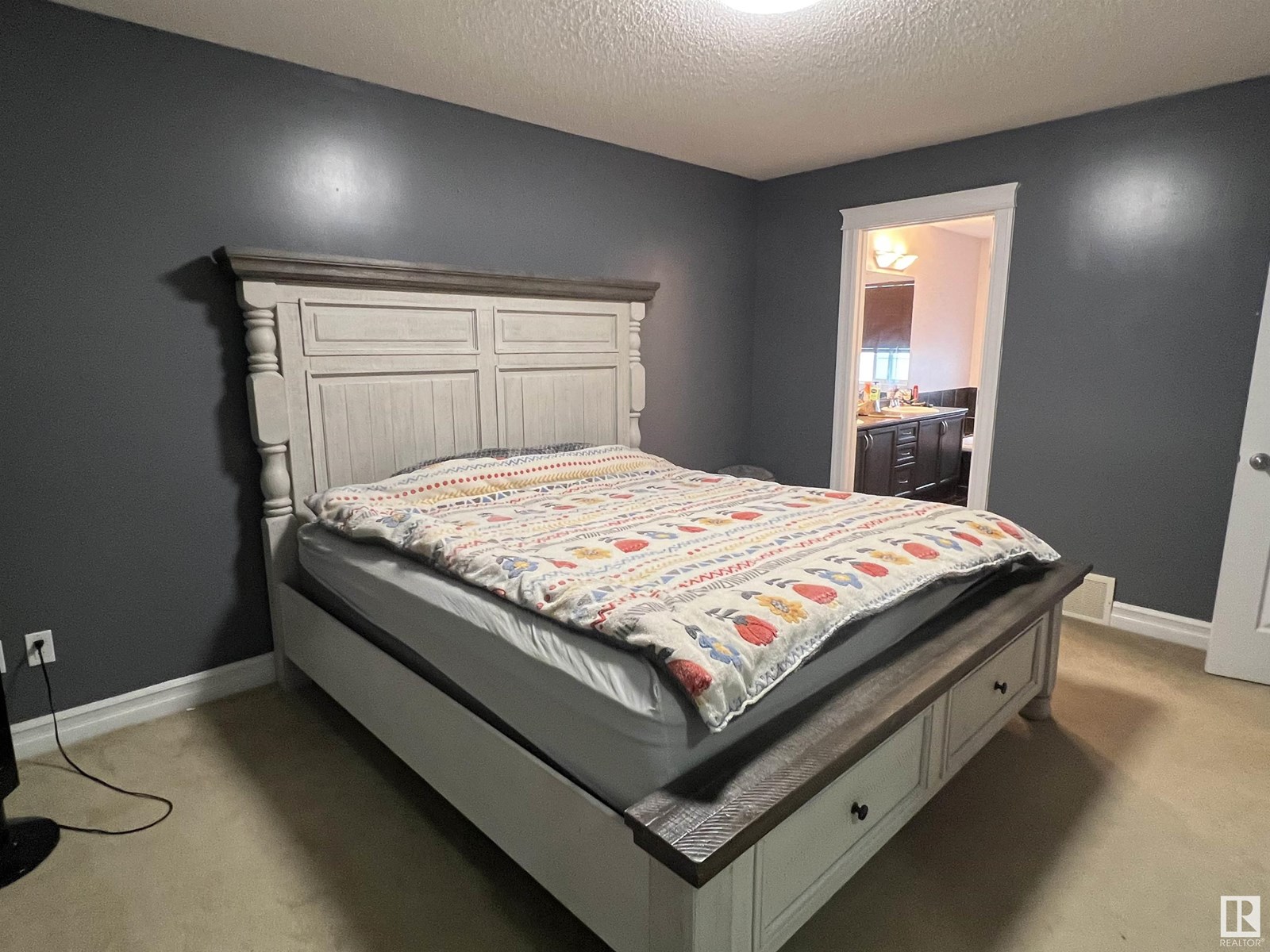 Photo 4 of 21 Birch Pl, Fort Saskatchewan AB