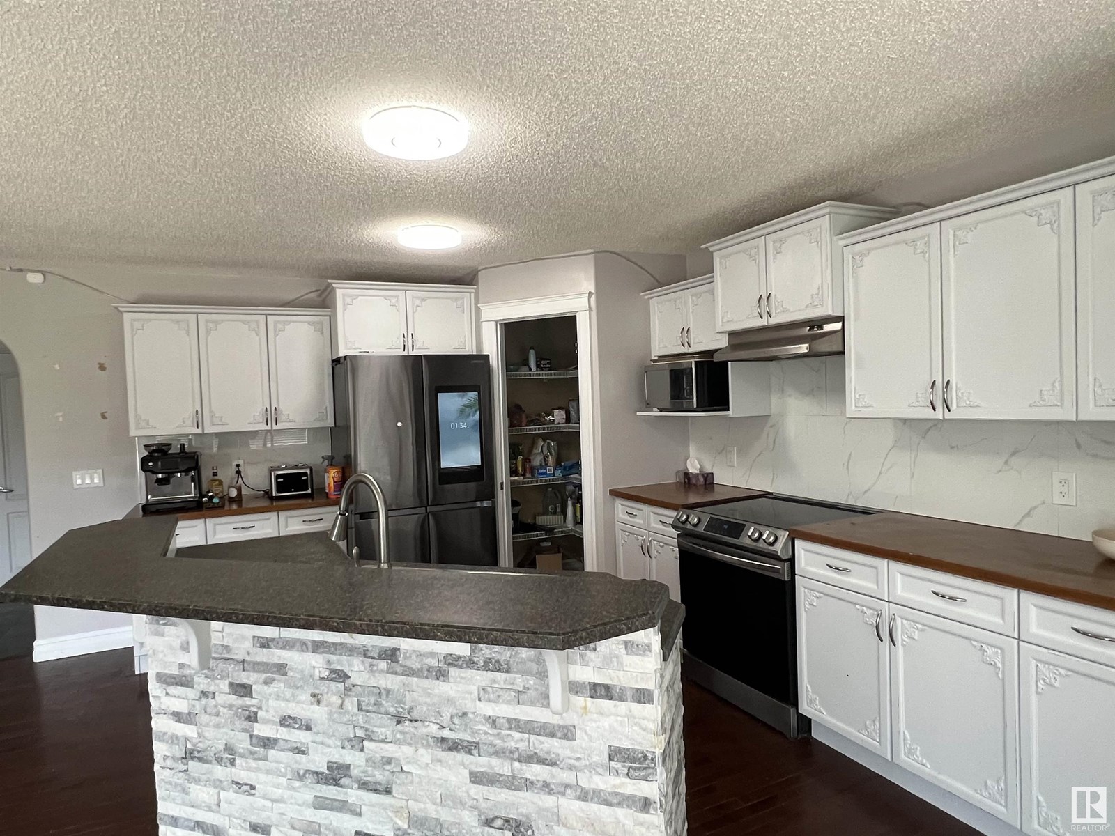 Photo 10 of 21 Birch Pl, Fort Saskatchewan AB