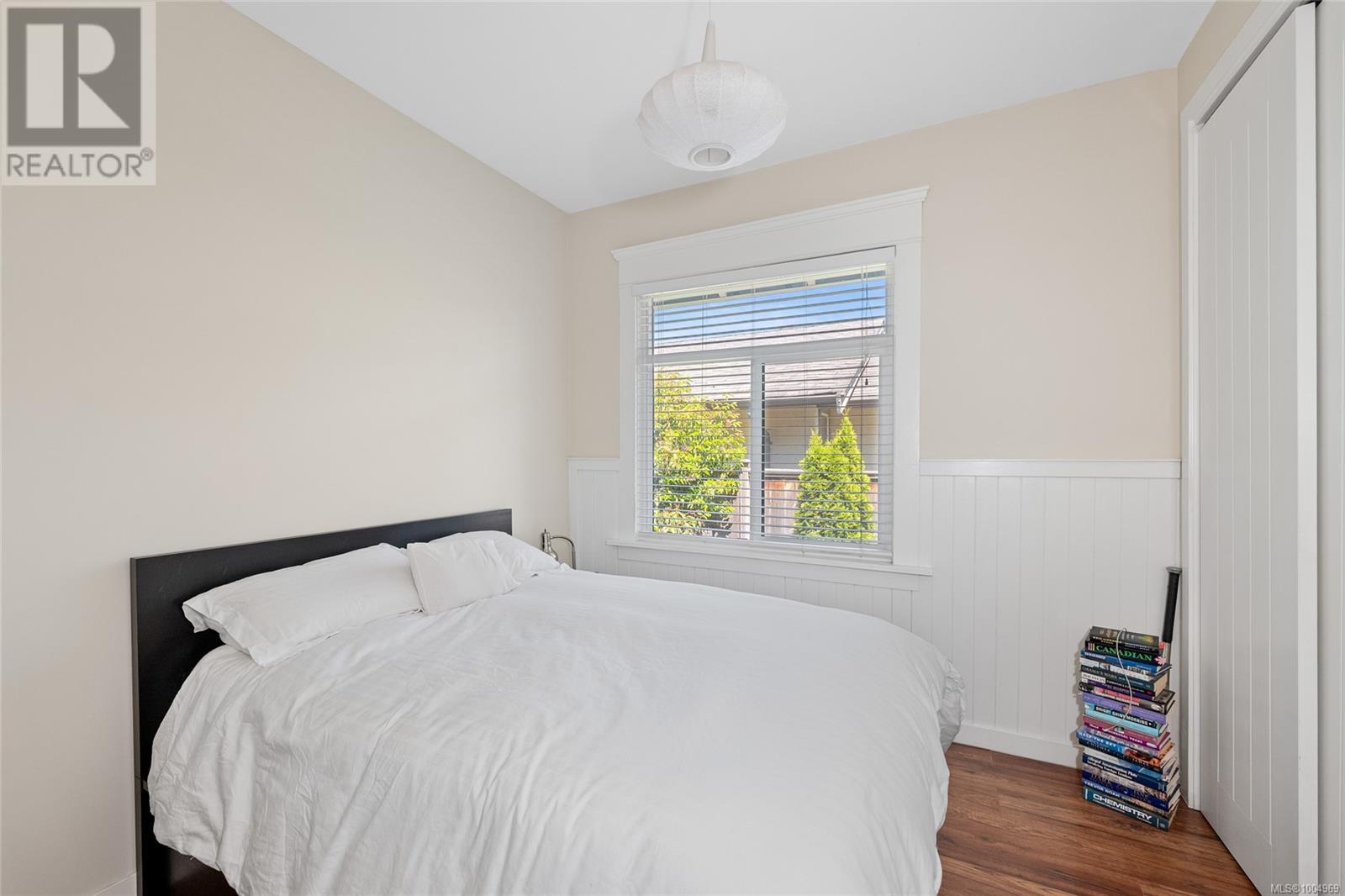 3033 Cedar Hill Rd, Victoria