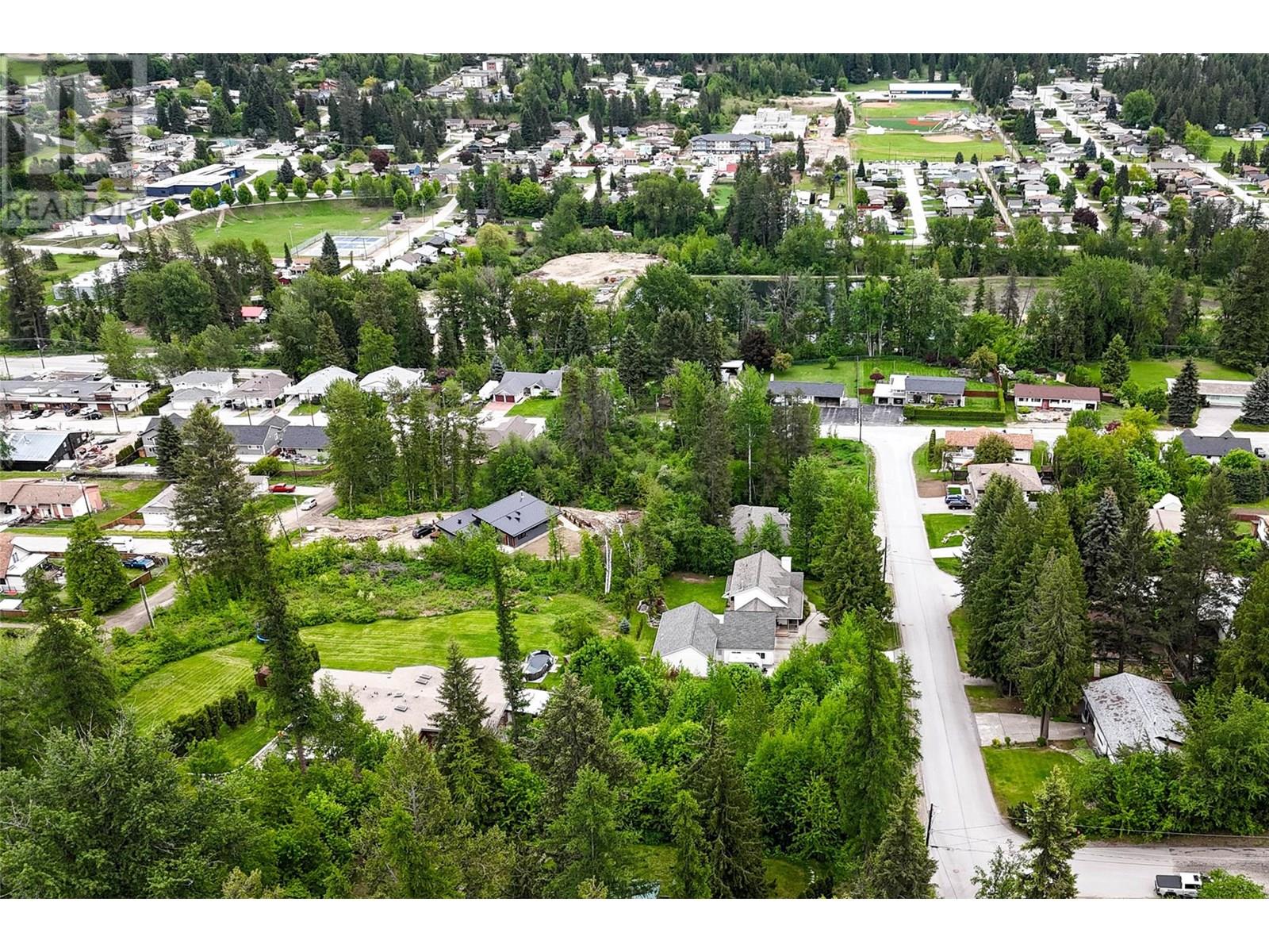 28 EVERGREEN Avenue - photo 2