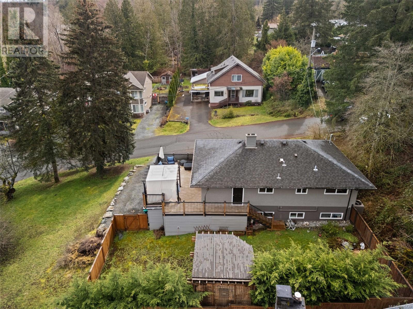 Photo 24 of 3039 Lashman Ave, Duncan BC