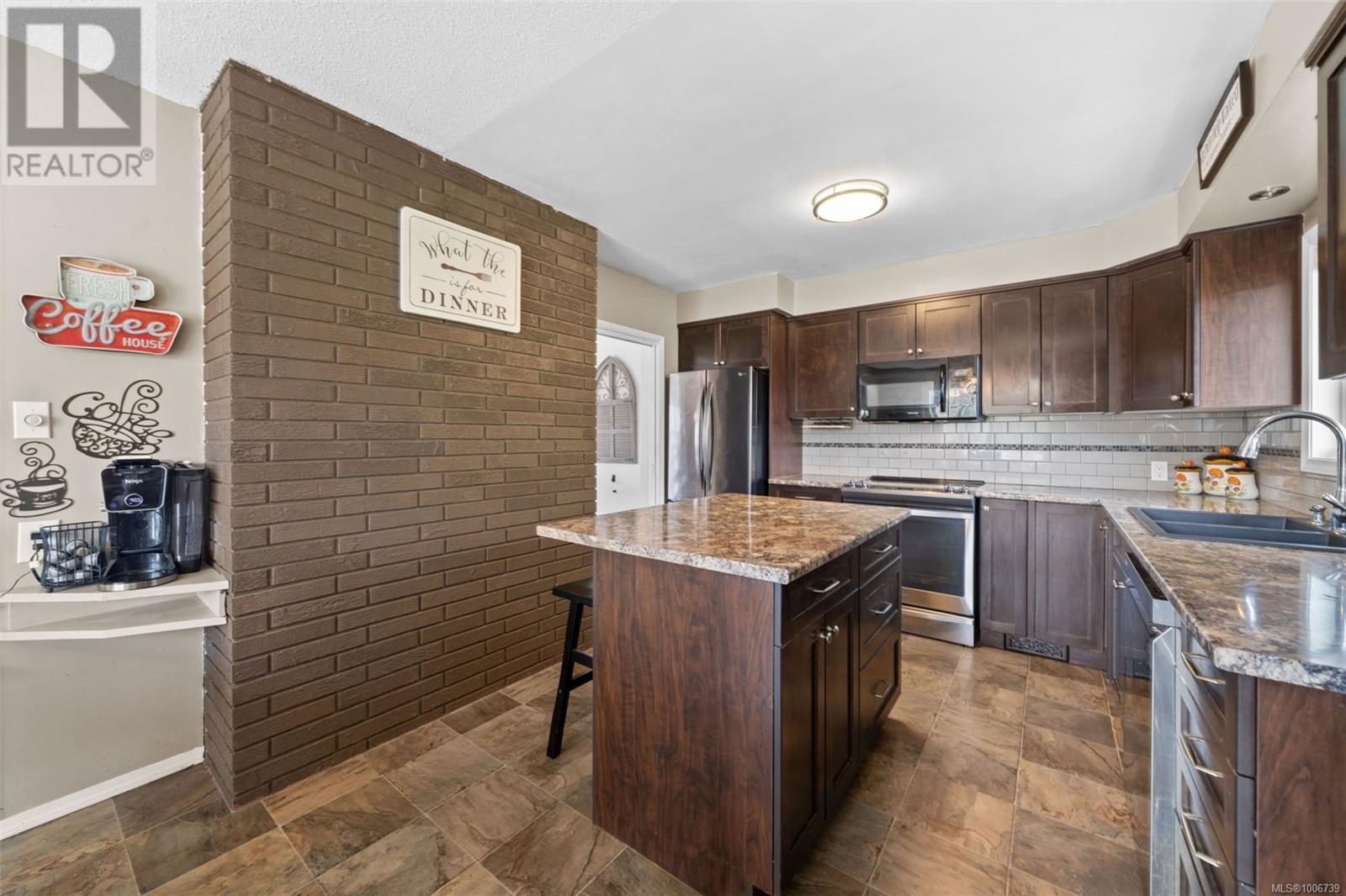 Photo 30 of 3039 Lashman Ave, Duncan BC