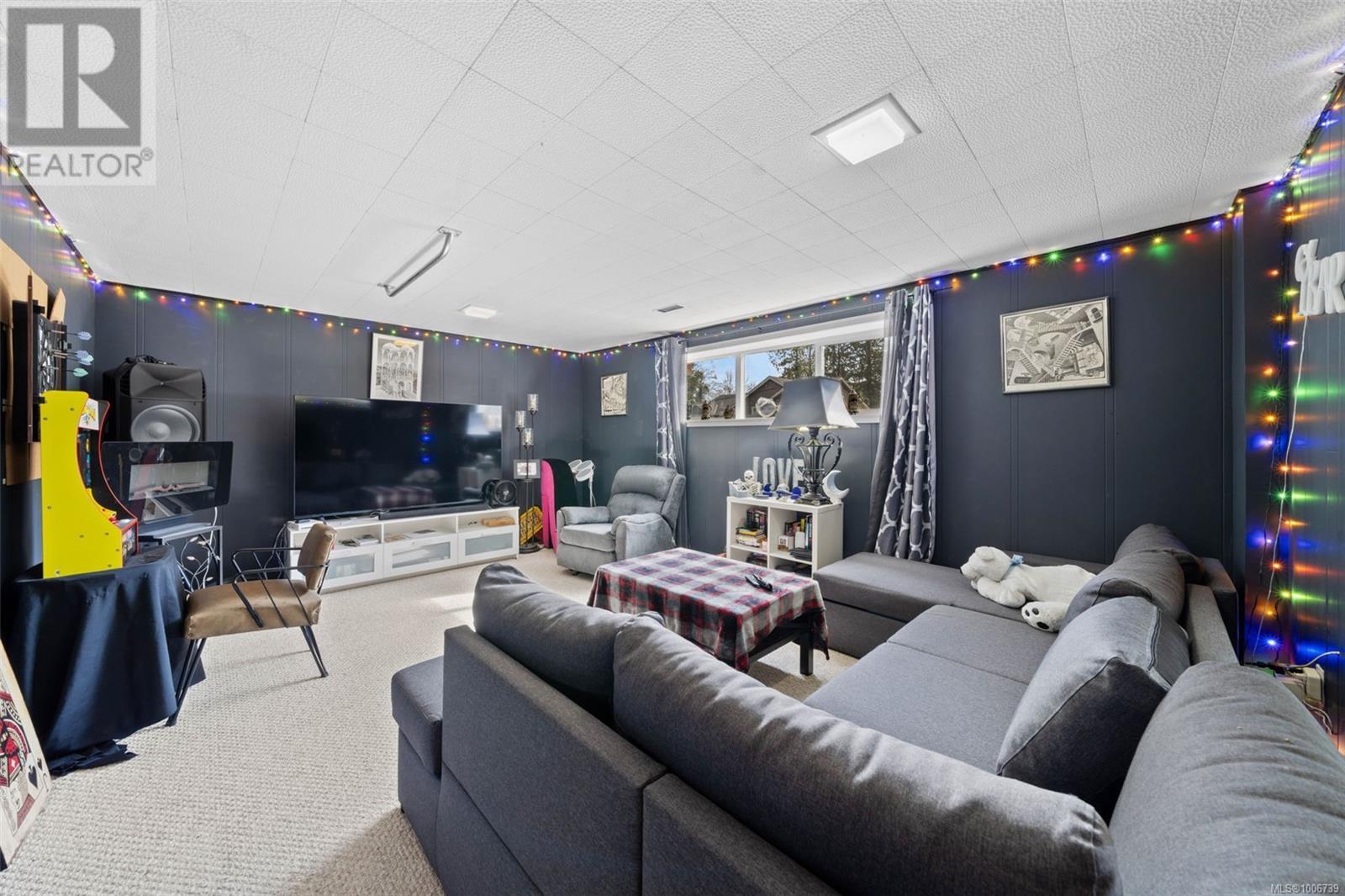 Photo 8 of 3039 Lashman Ave, Duncan BC