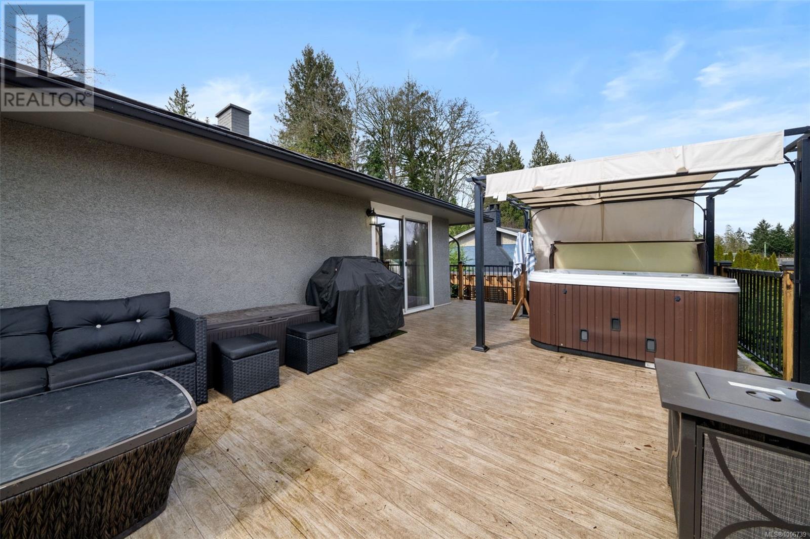 Photo 18 of 3039 Lashman Ave, Duncan BC