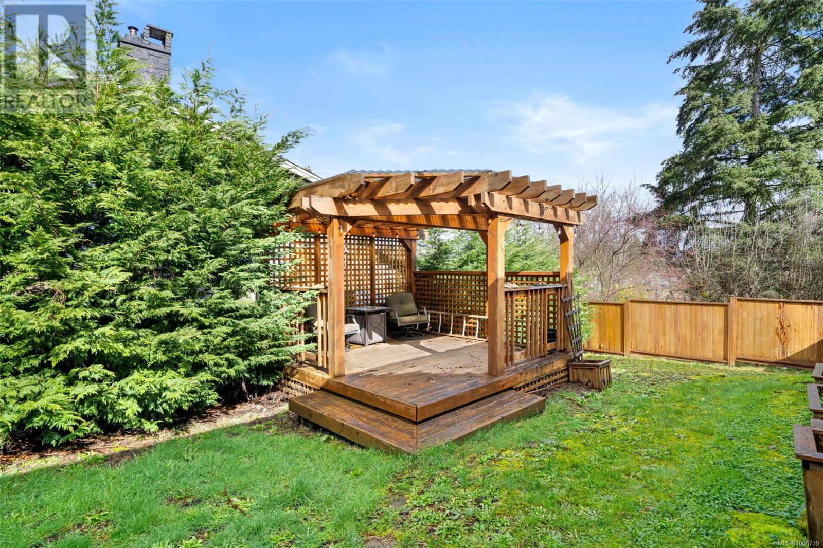 Photo 2 of 3039 Lashman Ave, Duncan BC