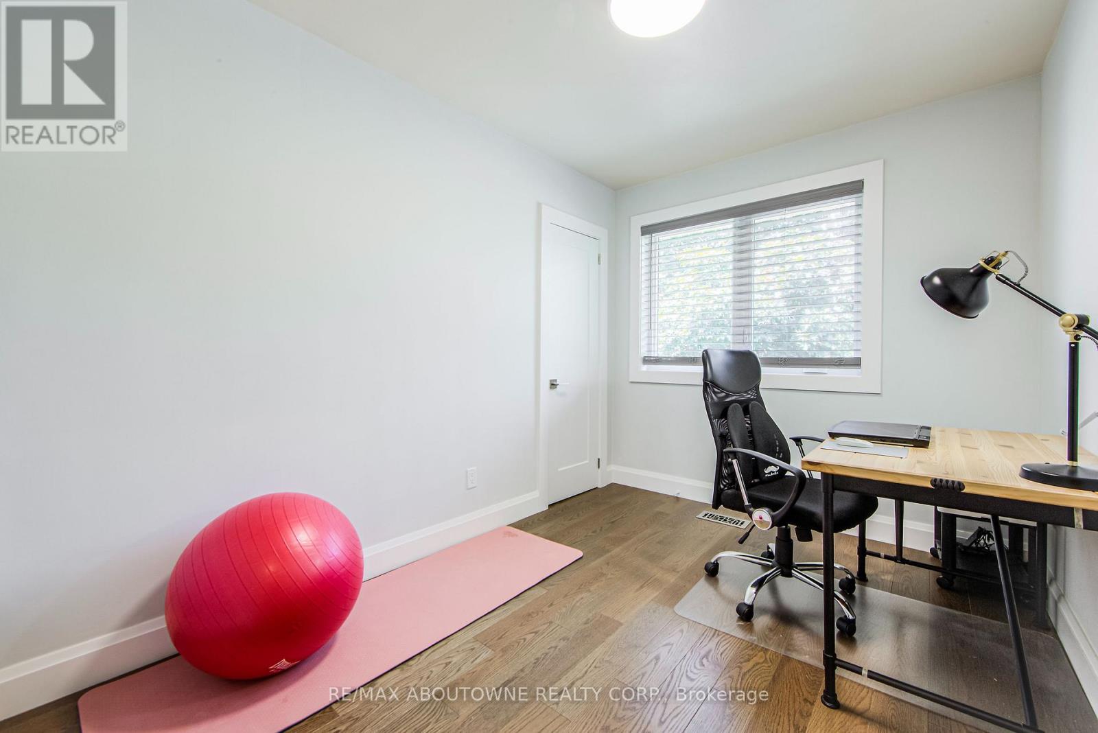 Photo 13 of 2122 Bridge Road, Oakville ON