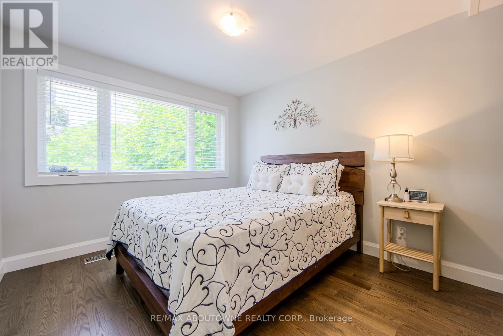 Photo 14 of 2122 Bridge Road, Oakville ON