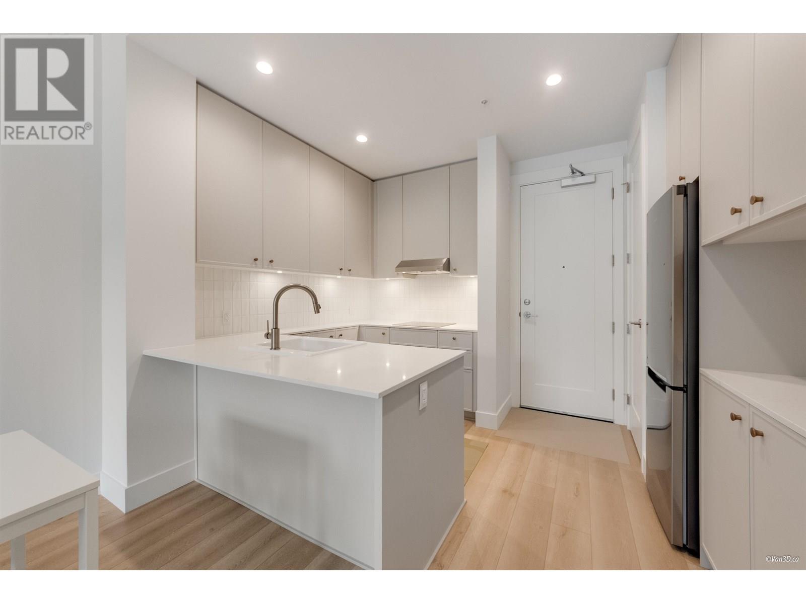 Photo 4 of 413 708 Edgar Avenue, Coquitlam BC