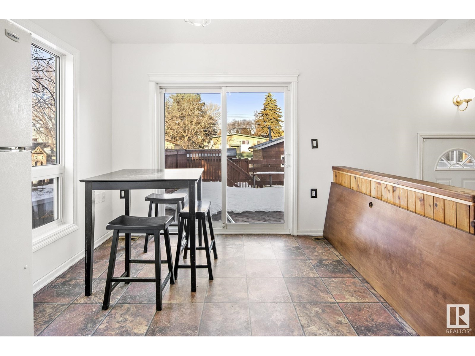 Photo 8 of 12724 117 St Nw, Edmonton AB