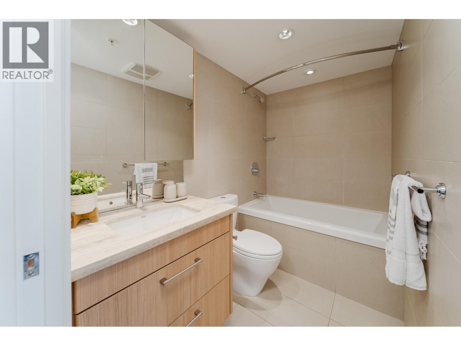 Photo 8 of 902 138 W 1st Avenue, Vancouver BC