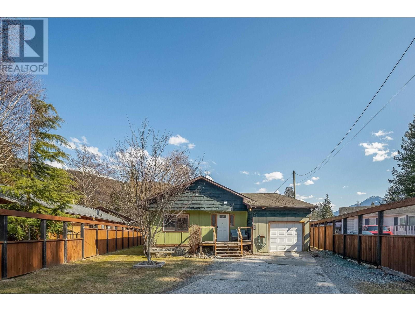 23 BRACKEN PARKWAY, Squamish