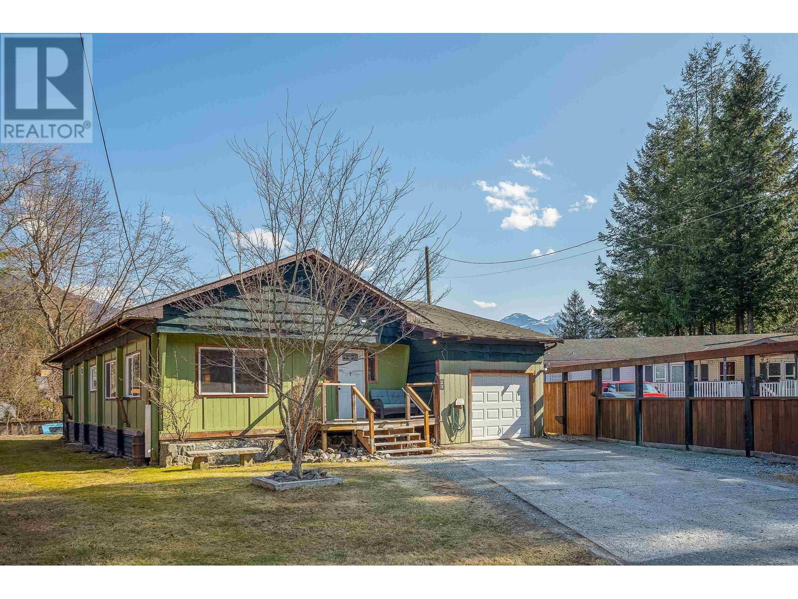 23 BRACKEN PARKWAY, Squamish