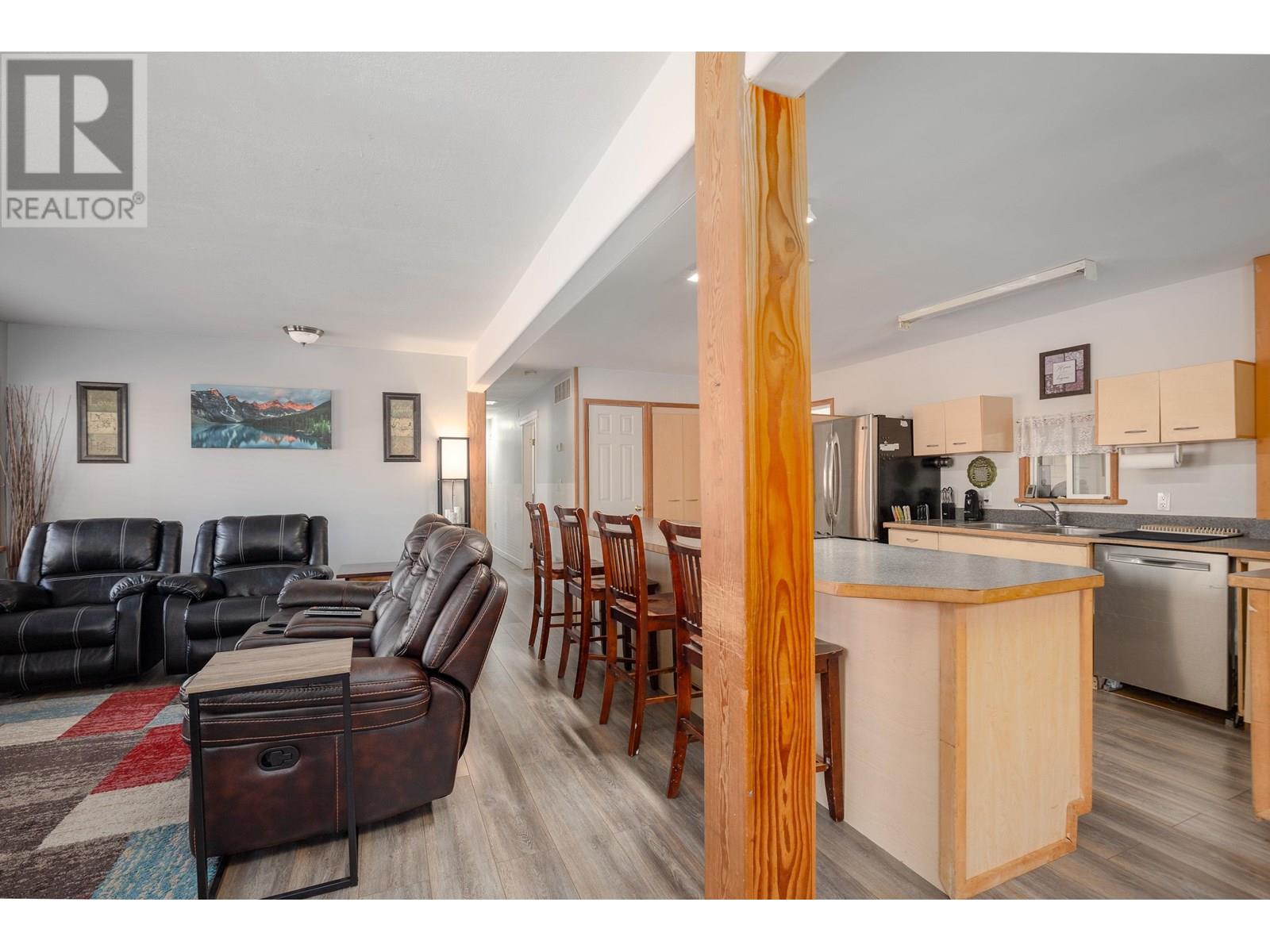 23 BRACKEN PARKWAY, Squamish