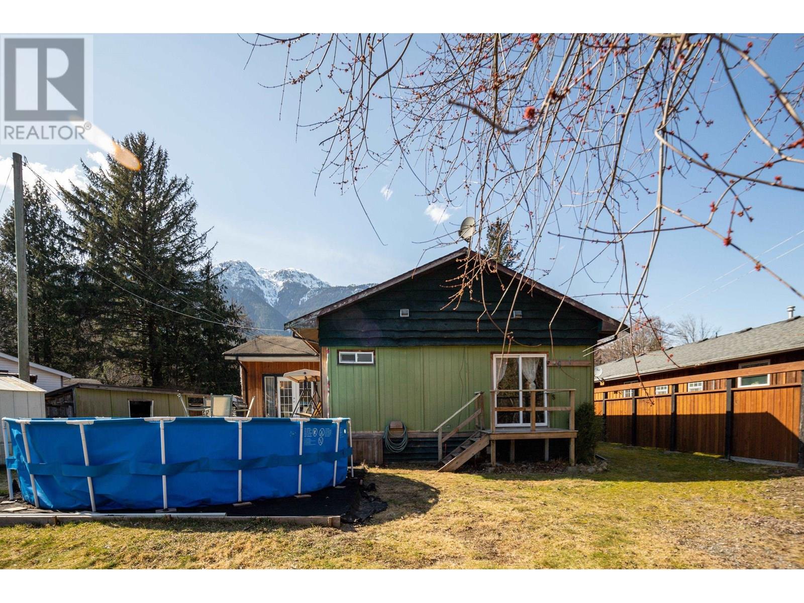 23 BRACKEN PARKWAY, Squamish