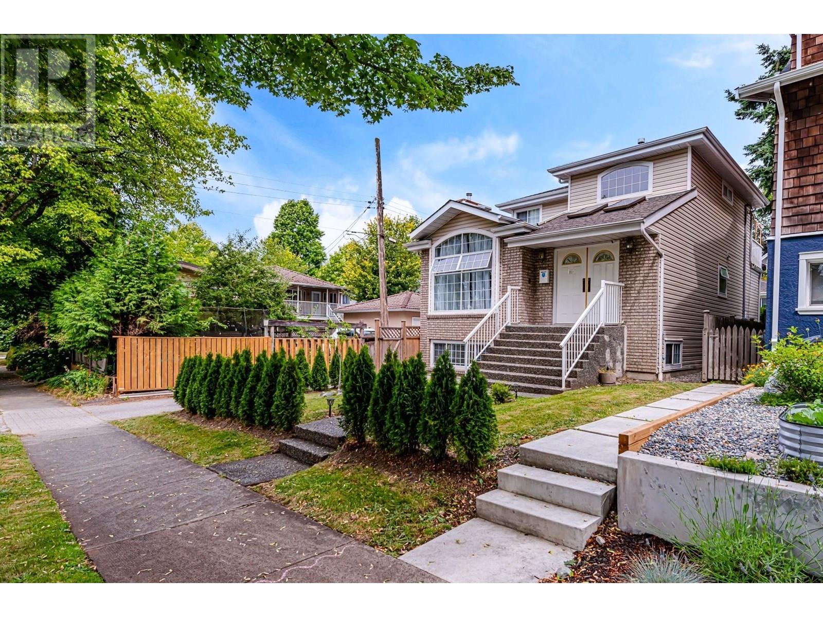 Photo 1 of 333 E 48th Avenue, Vancouver BC