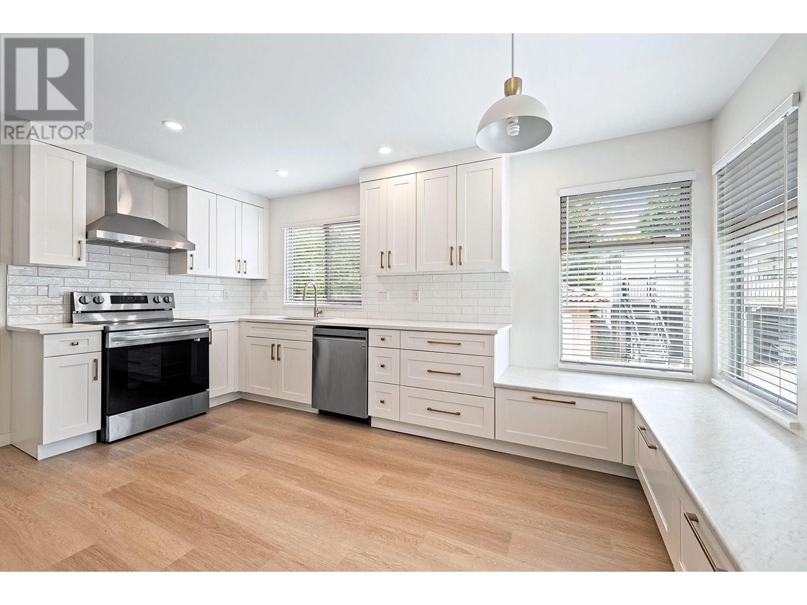 Photo 19 of 333 E 48th Avenue, Vancouver BC