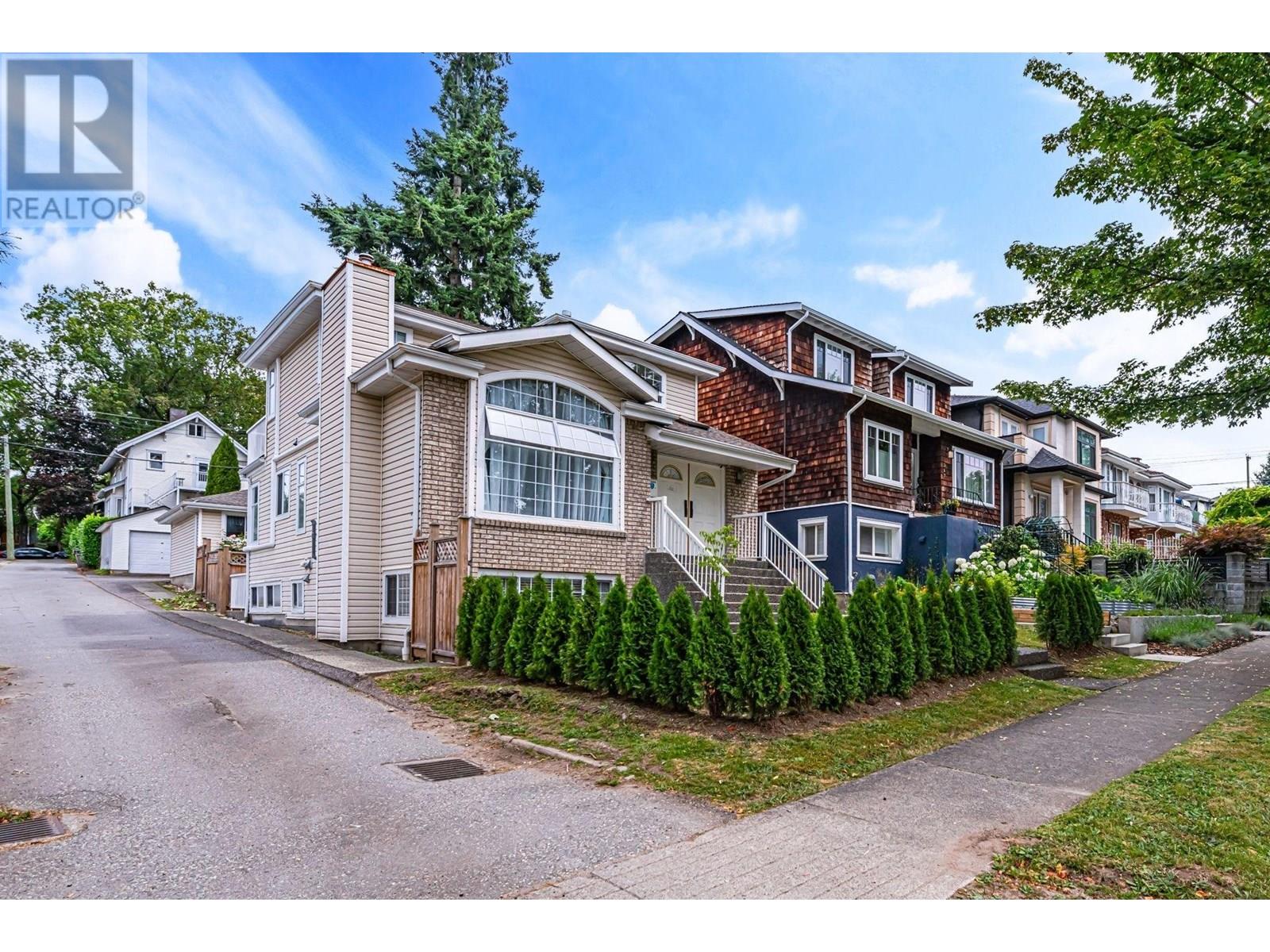 Photo 2 of 333 E 48th Avenue, Vancouver BC