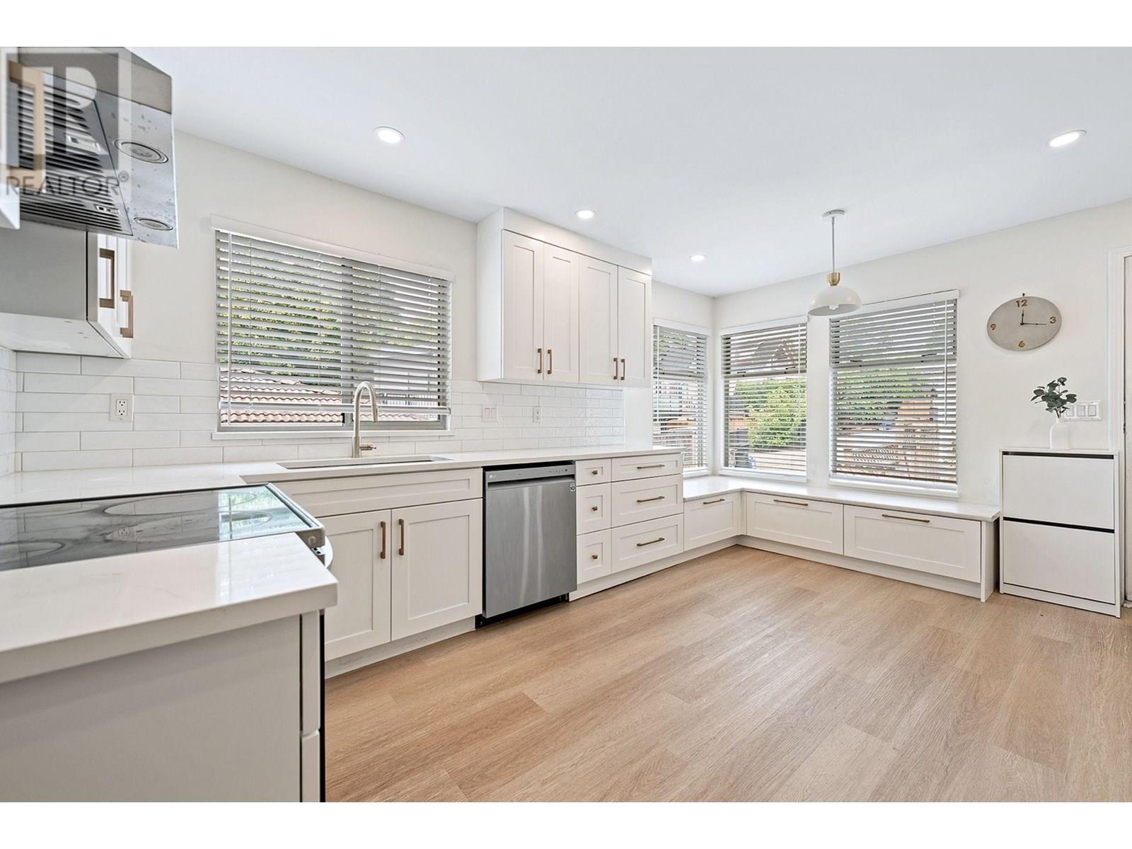 Photo 20 of 333 E 48th Avenue, Vancouver BC