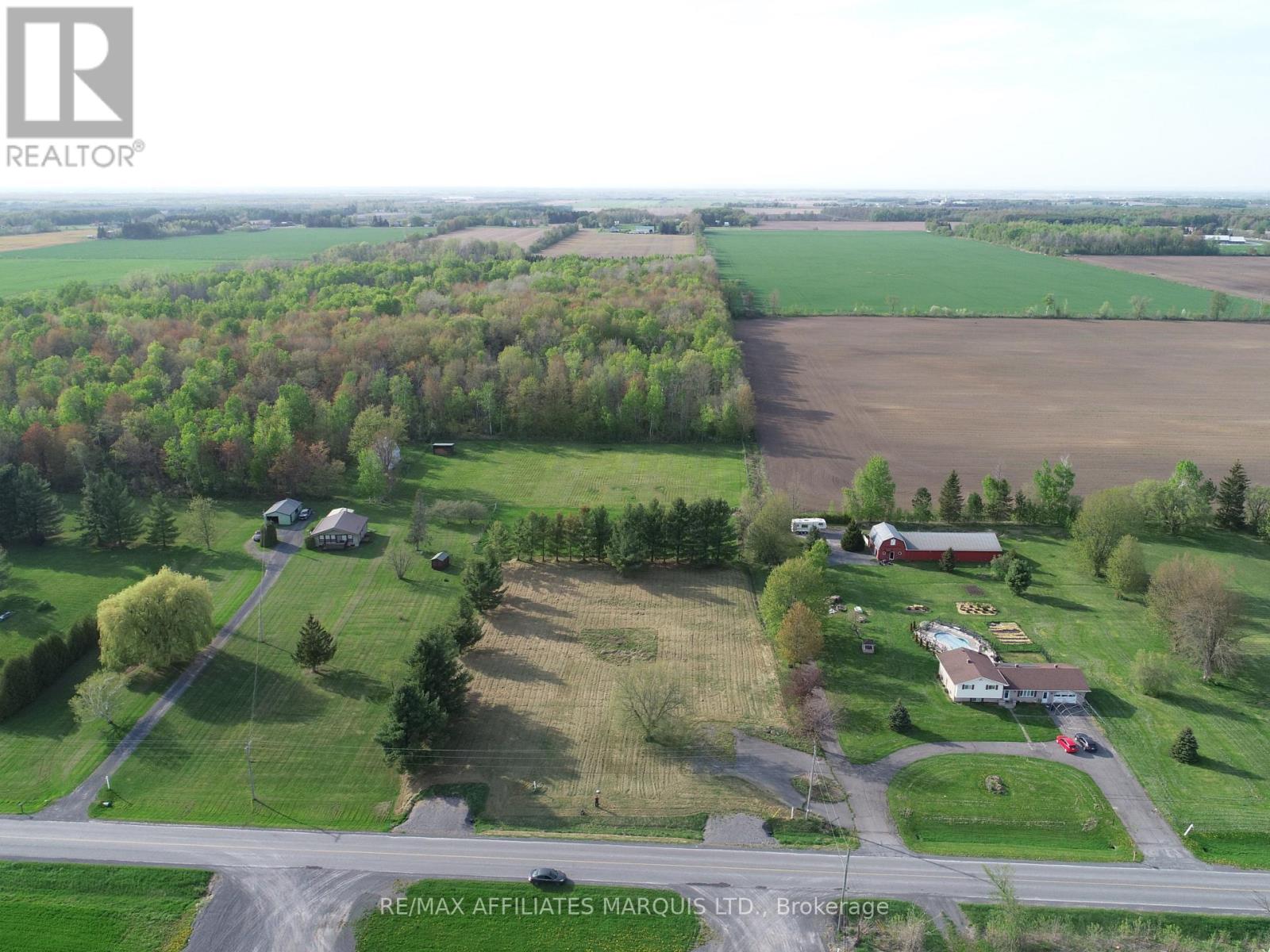 Photo 8 of 17175 And 17181 Mcneil Road, North Stormont ON