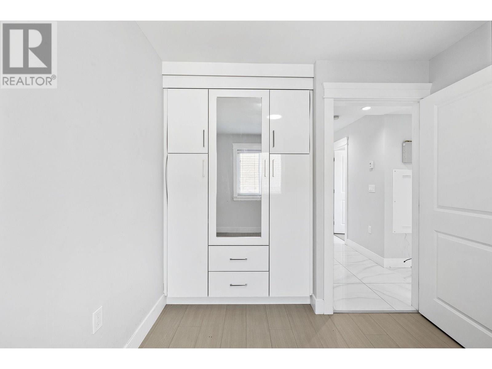 Photo 6 of 1 2430 41 Avenue, Vancouver BC