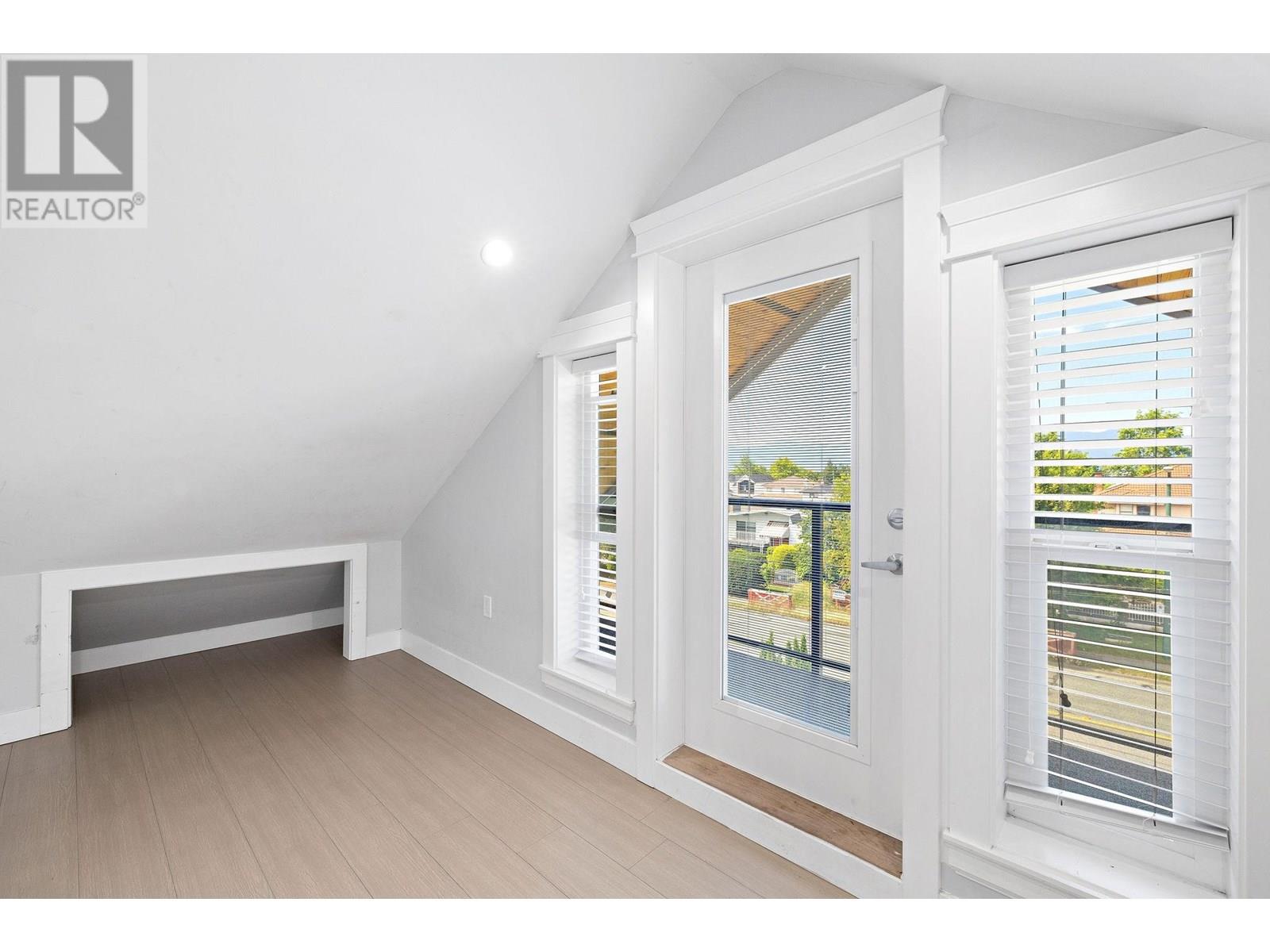 Photo 22 of 1 2430 41 Avenue, Vancouver BC