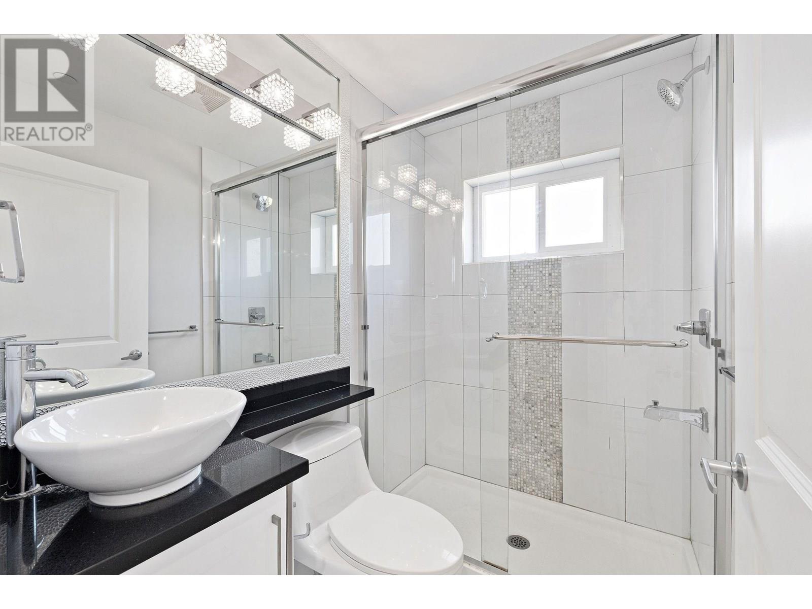 Photo 28 of 1 2430 41 Avenue, Vancouver BC