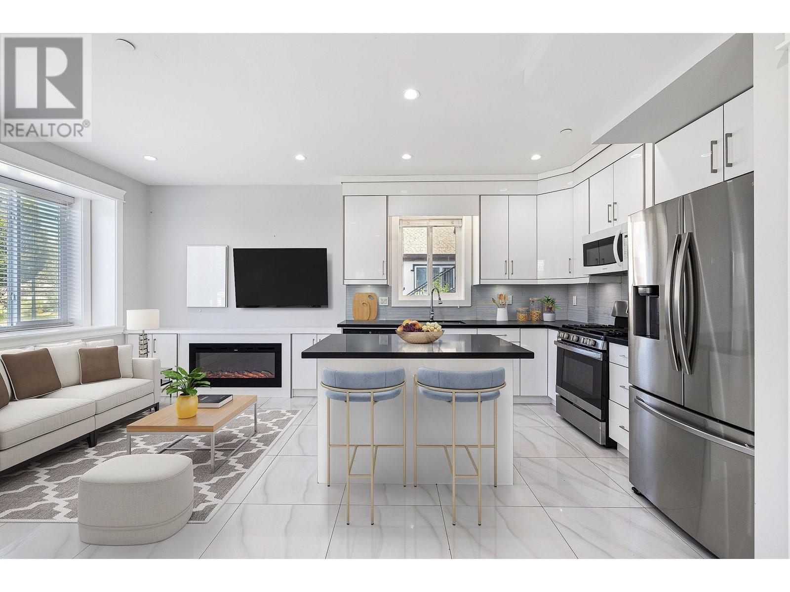 Photo 1 of 1 2430 41 Avenue, Vancouver BC
