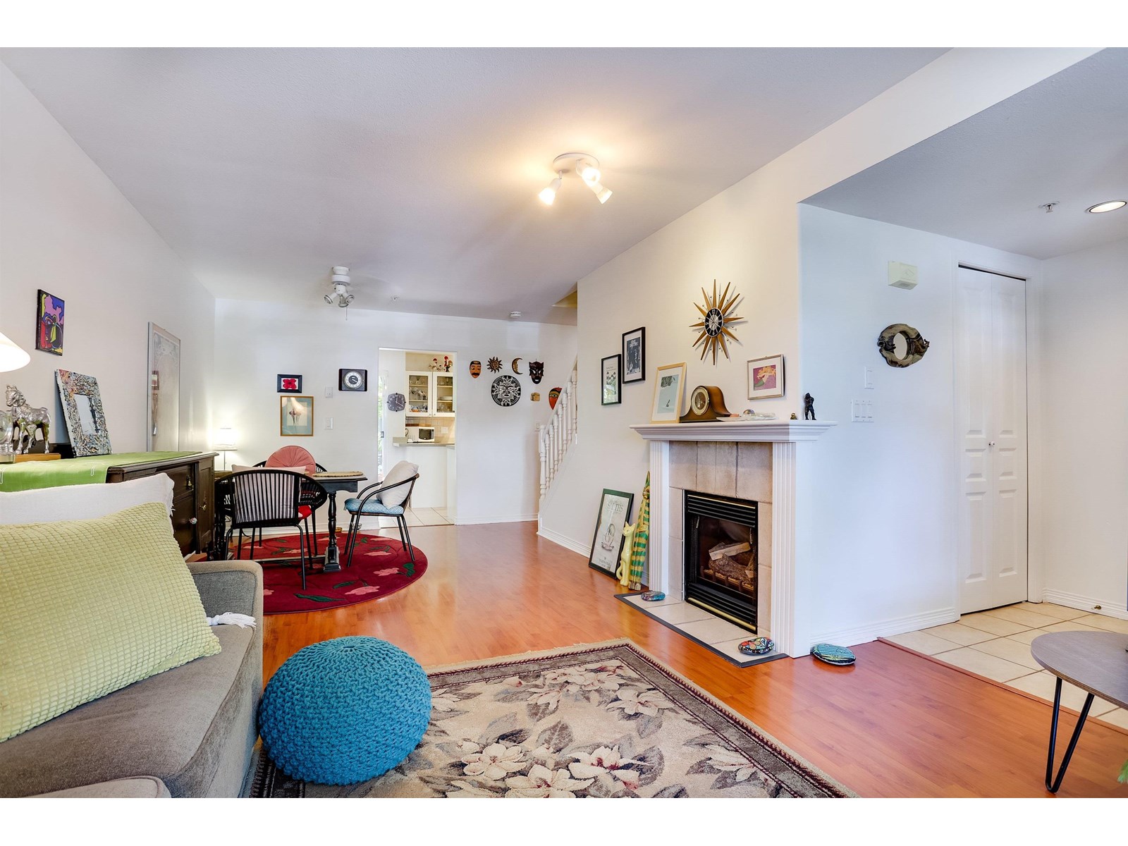 Photo 8 of 1 15432 16 A Avenue, Surrey BC