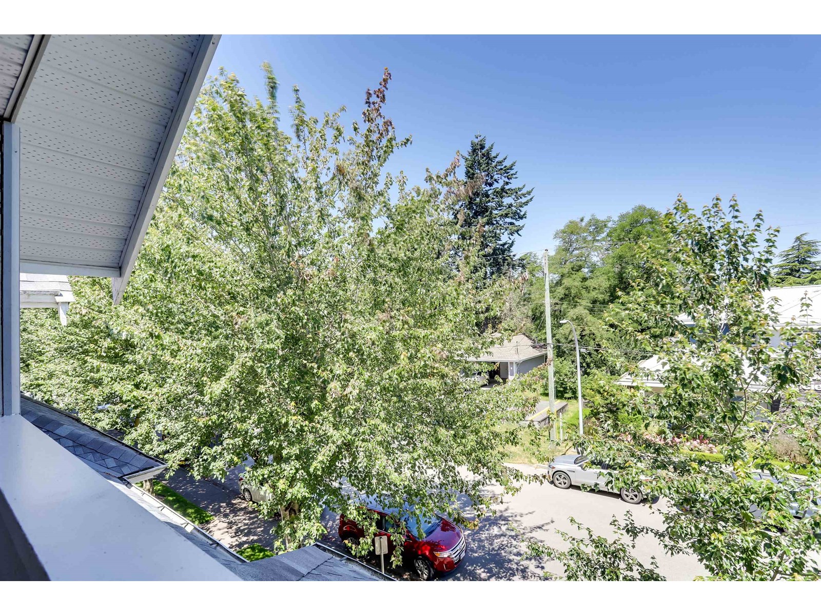 Photo 7 of 1 15432 16 A Avenue, Surrey BC