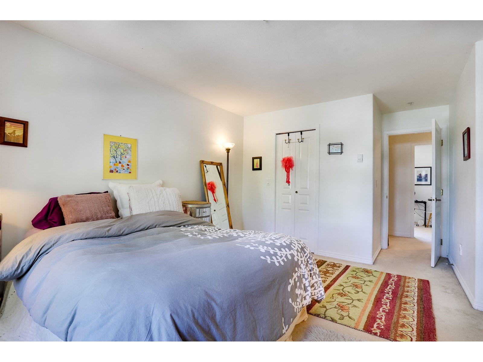 Photo 5 of 1 15432 16 A Avenue, Surrey BC