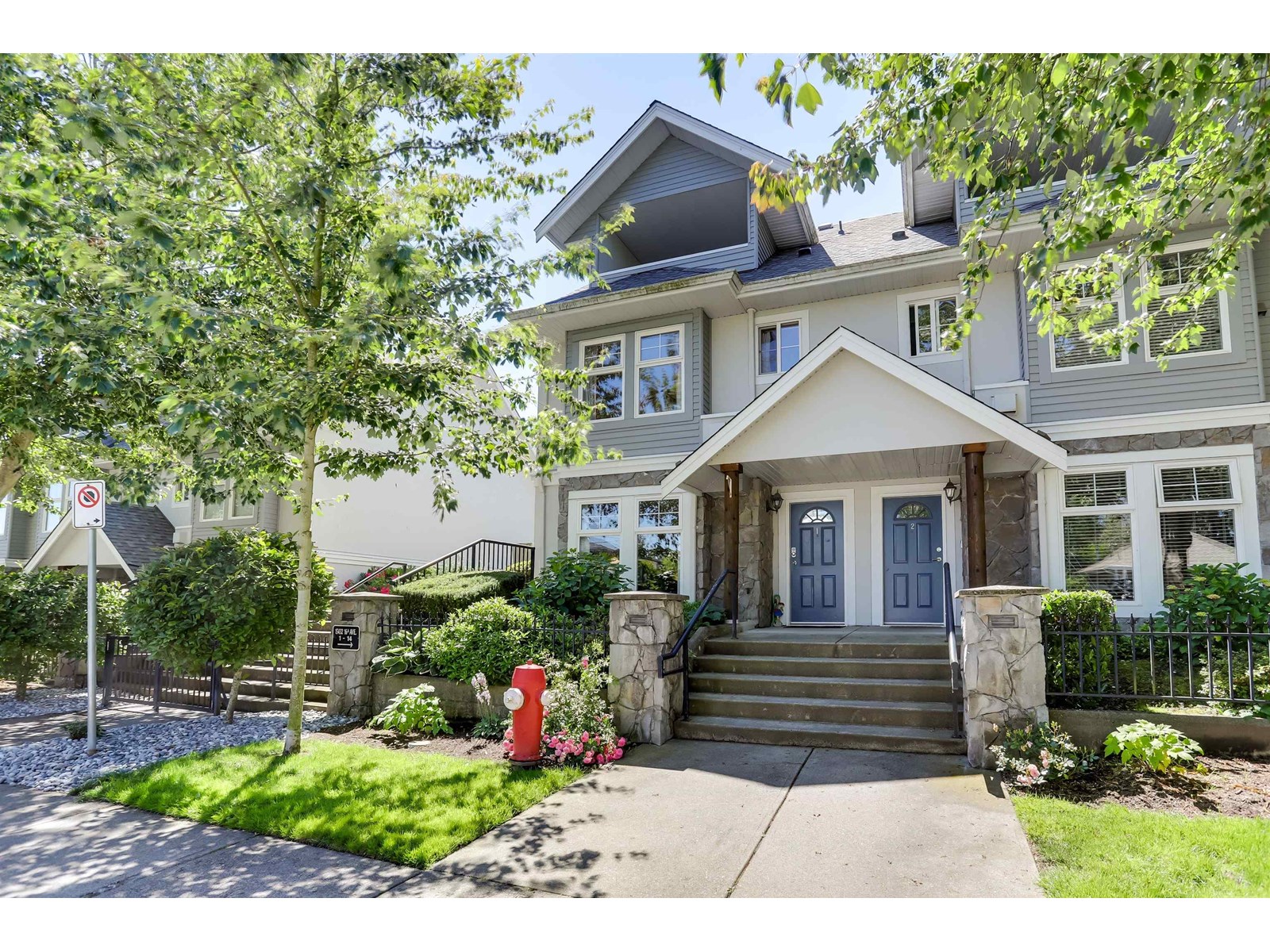 Photo 4 of 1 15432 16 A Avenue, Surrey BC