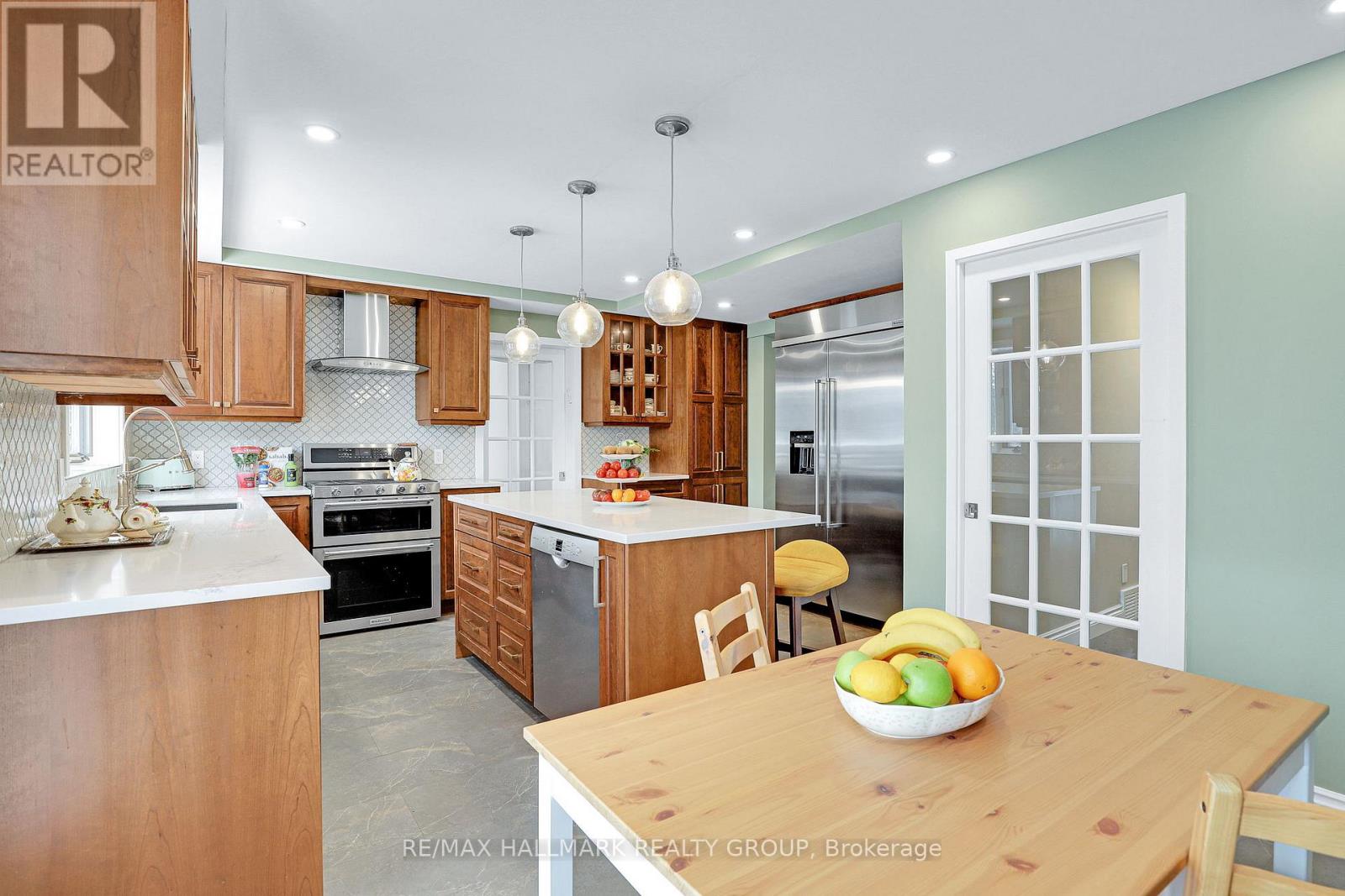 Photo 22 of 1712 Playfair Drive, Ottawa ON