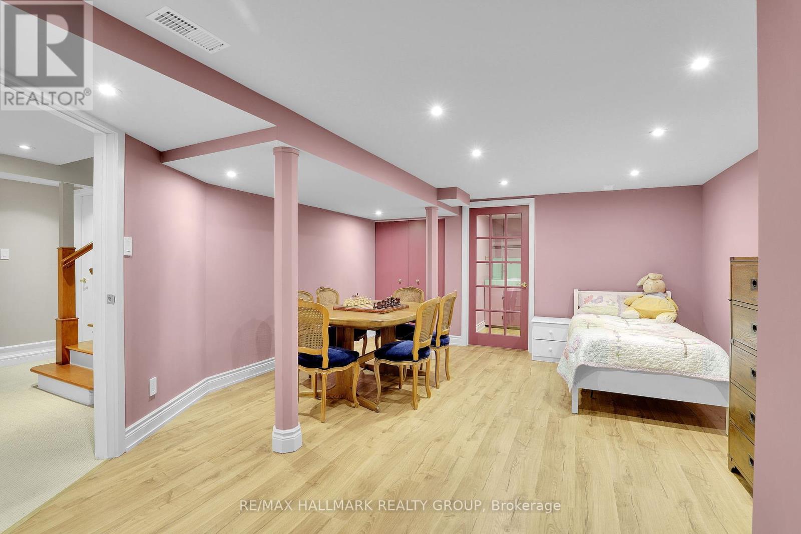 Photo 10 of 1712 Playfair Drive, Ottawa ON