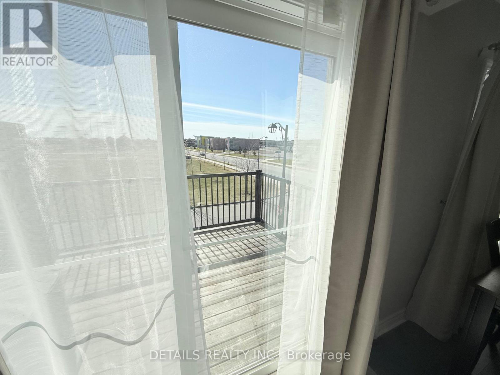 Photo 4 of B 743 Magnolia Street, Ottawa ON