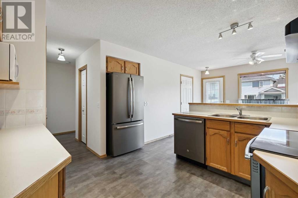 Single Family House Bungalow for Sale in  Harvest Park Road NE Harvest Hills Calgary 