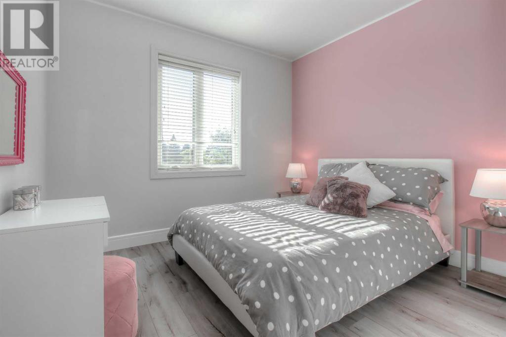 Single Family House for Sale in   Street SW Glenbrook Calgary 