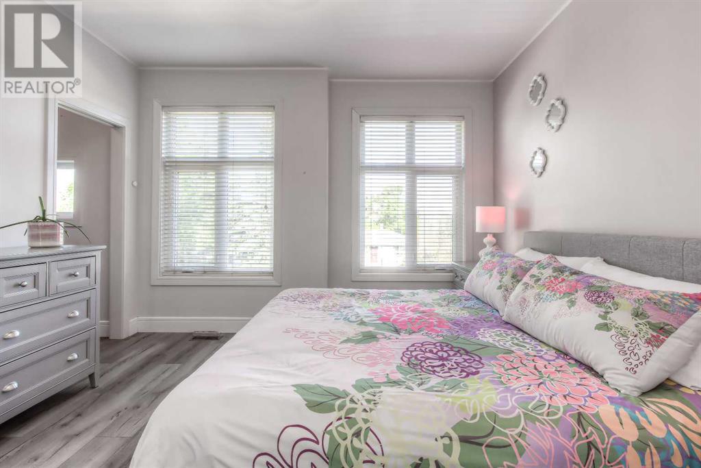 Single Family House for Sale in   Street SW Glenbrook Calgary 